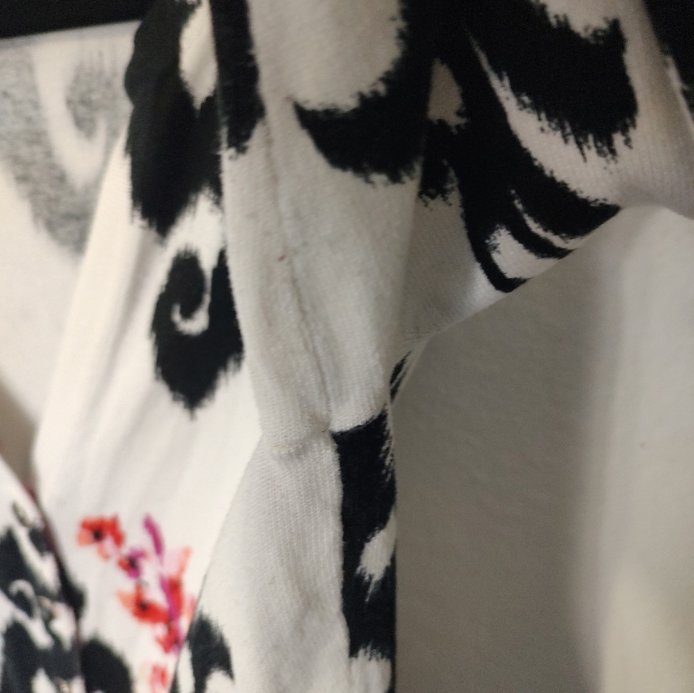 White House Black Market Black and White Cardigan with Pink Floral Design - Picture 7 of 12